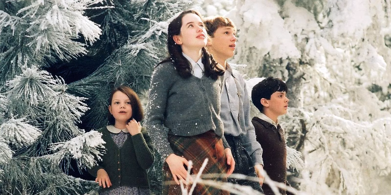 pevensie-siblings-reunite-20-years-beyond-the-wardrobe-image-0